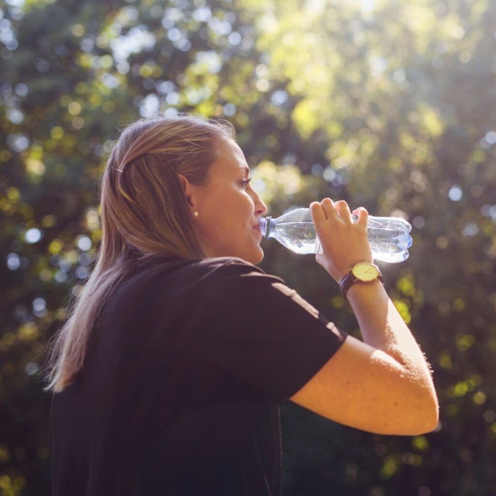 beber agua y salud dental